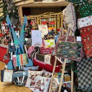 Lire la suite à propos de l’article Première exposition – Marché de Noël 16/12/23